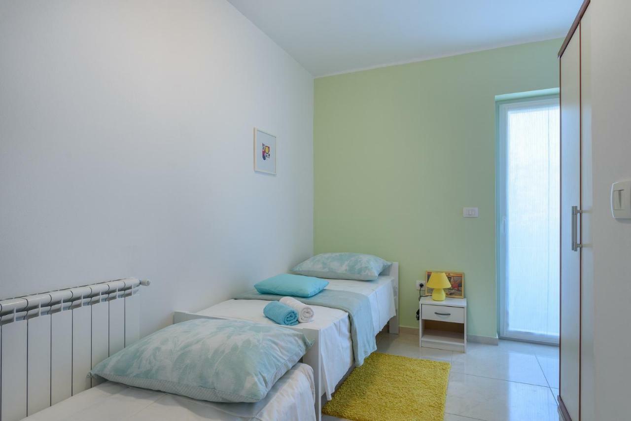 Apartment Perusko Пула Екстер'єр фото
