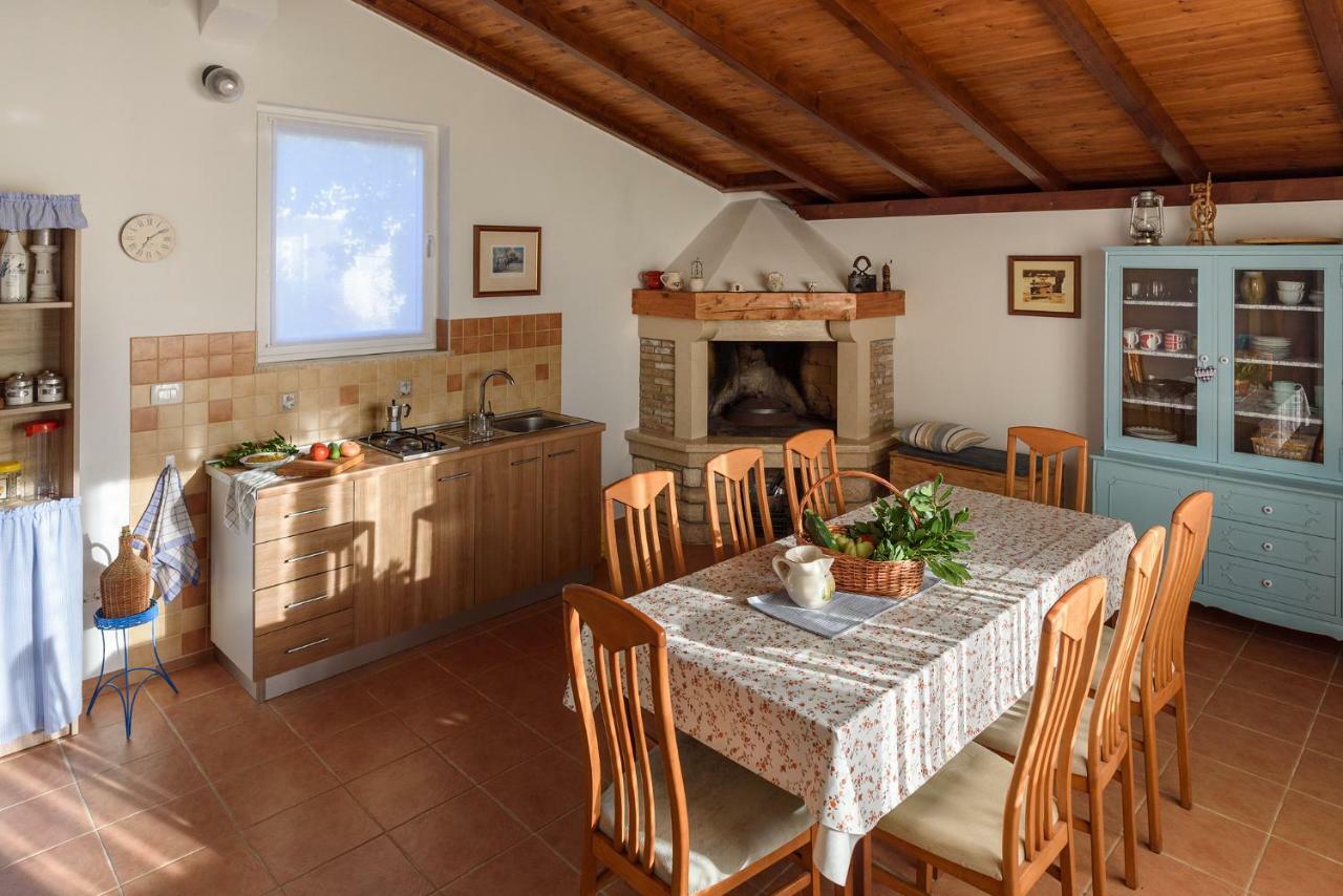 Apartment Perusko Пула Екстер'єр фото